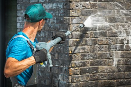 5 Reasons to Hire a Professional Pressure Washing Company